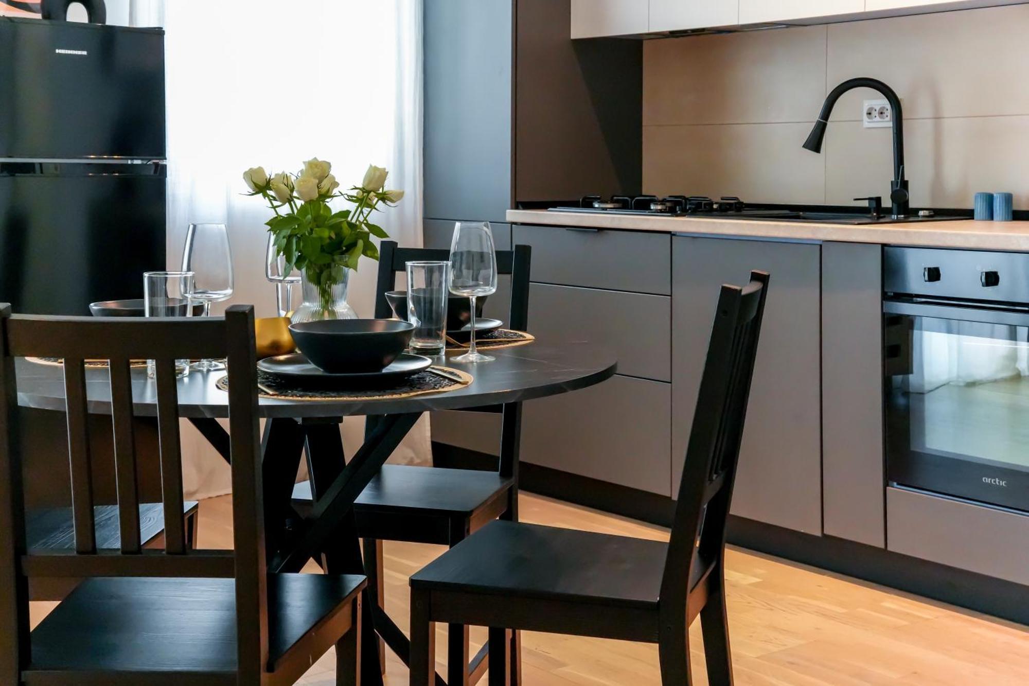 Maria - Modern Apartment With Parking And Workspace บูคาเรสต์ ภายนอก รูปภาพ